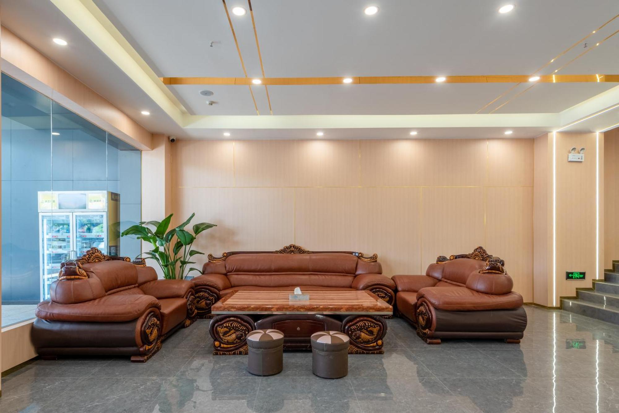 Huahang Hotel - Guangzhou Baiyun International Airport - Free Airport Shuttle Bus Exterior photo