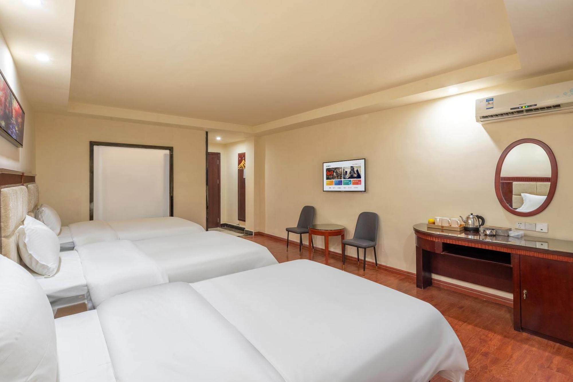 Huahang Hotel - Guangzhou Baiyun International Airport - Free Airport Shuttle Bus Exterior photo