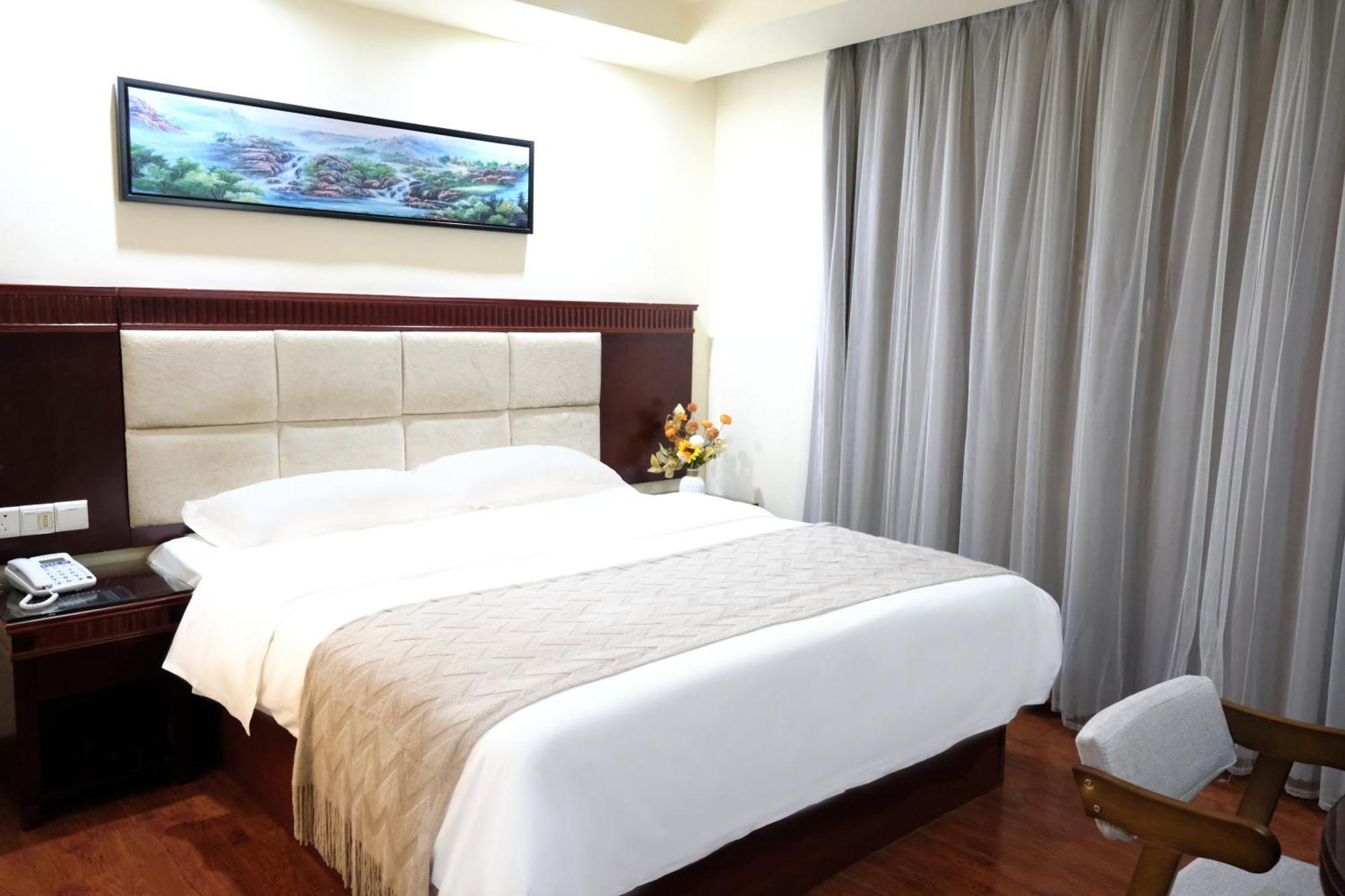 Huahang Hotel - Guangzhou Baiyun International Airport - Free Airport Shuttle Bus Exterior photo